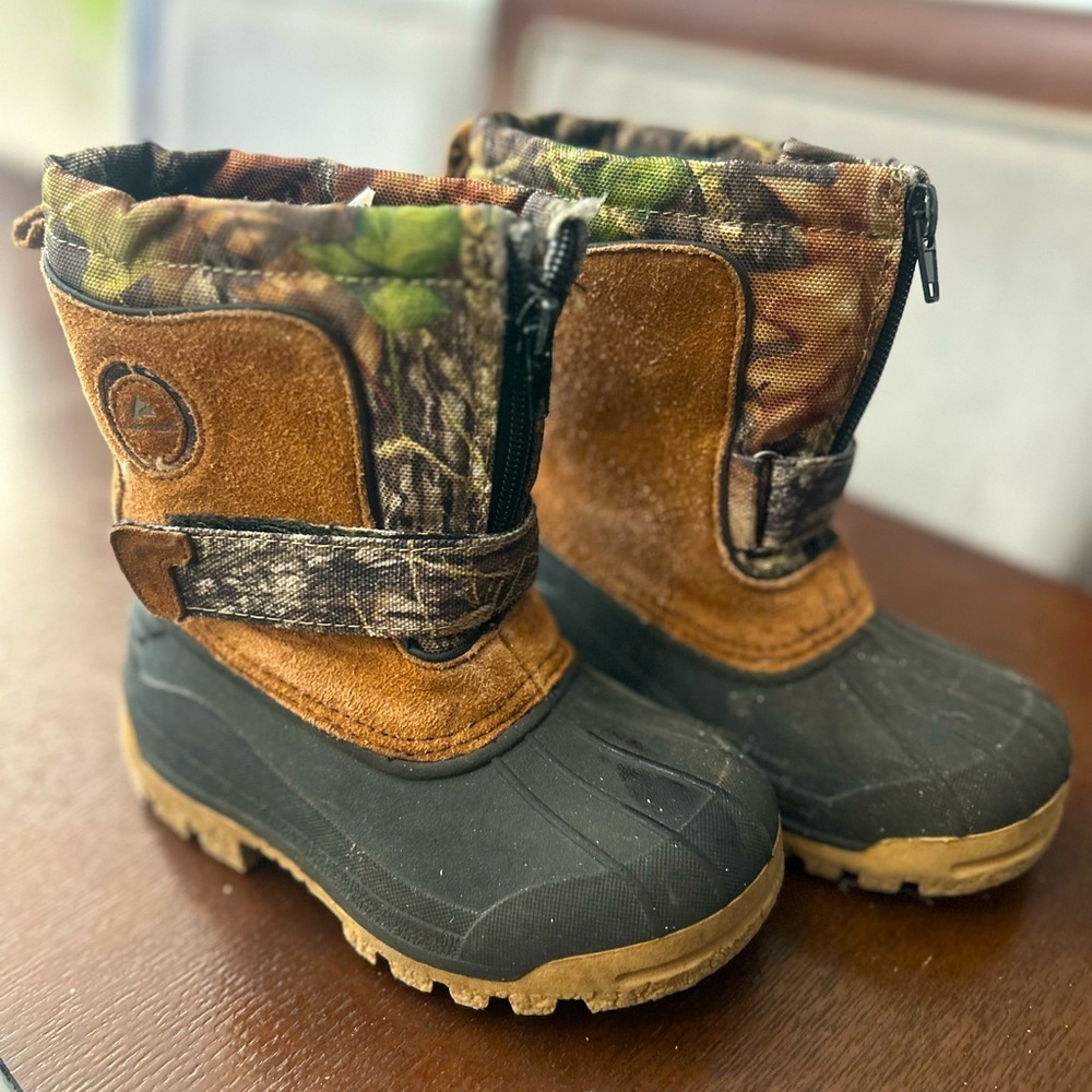 Ozark Trail Boots Young Kids Size 10 Genuine Suede 3M Insulated Temp Rated